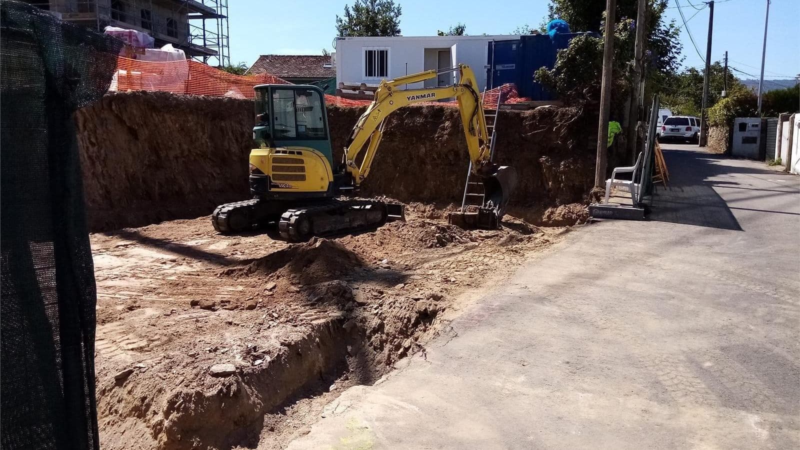 Trabajos de excavación y movimiento de tierras en el área de Vigo