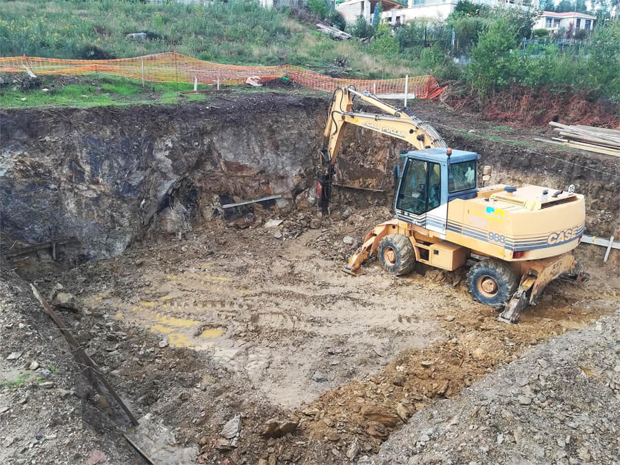 Excavaciones, movimientos de tierra y desmontes en Nigrán