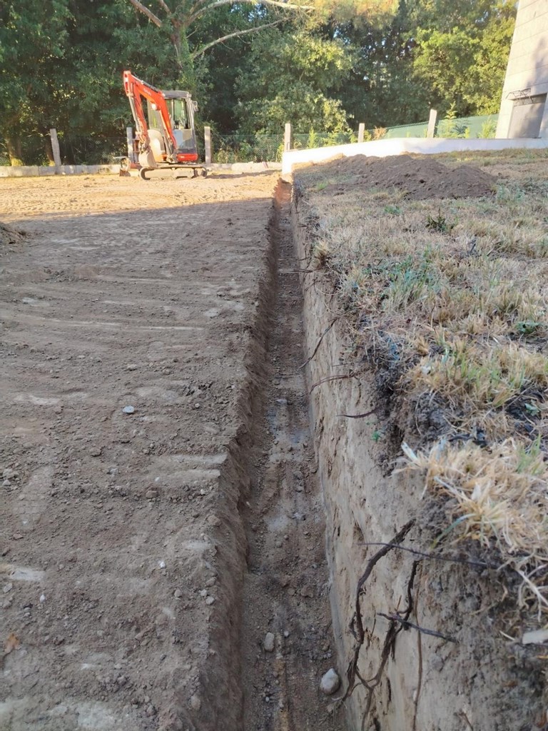 Foto 1 Precisión garantizada: zanjas para canalizaciones eléctricas y telecomunicaciones en Redondela