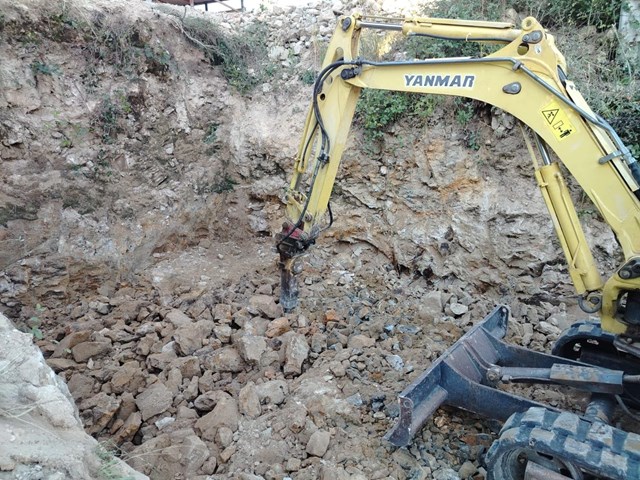 Rompe la roca sin parar tu obra: martillo picador en Redondela
